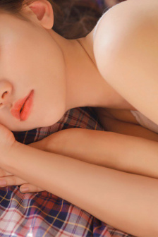 天降女子从2楼掉了下来